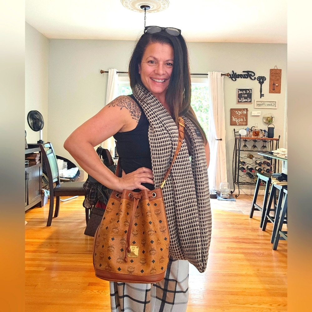 Meet your Posher, Monica. *Combine any 2 things from my closet for free shipping